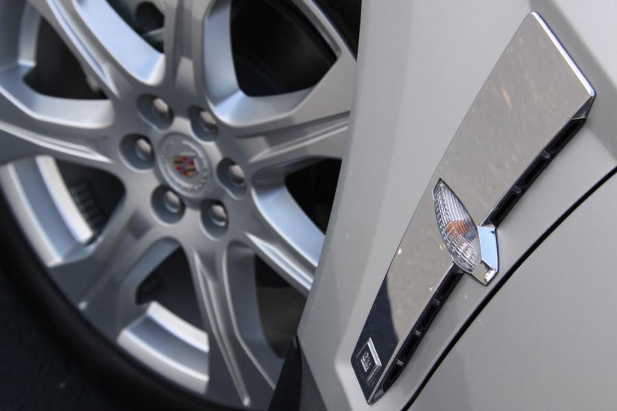  Cadillac SRX Crossover 2010 года  (фото 61 из 95)